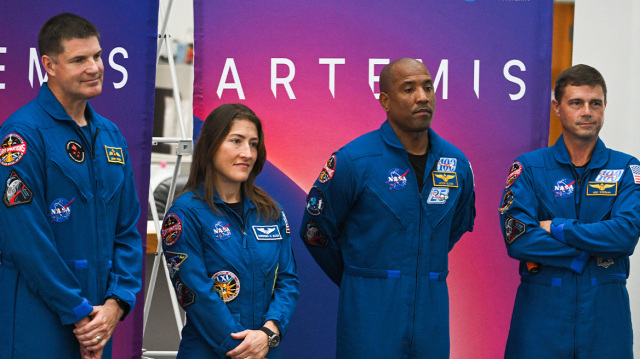 වසර 50කට පසු නැවත සඳ තරණයට නාසා සූදානමින්