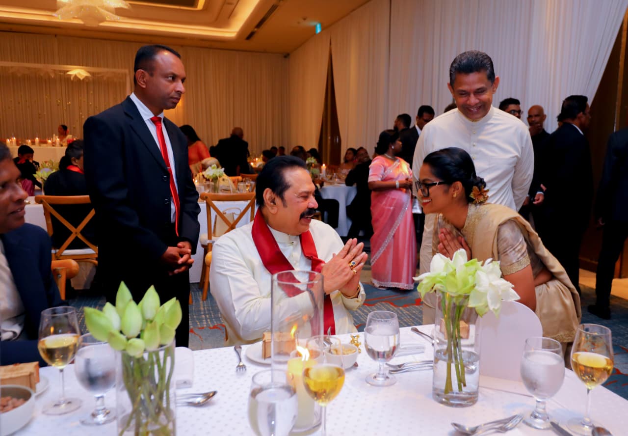 මහින්ද සමඟ ඡායාරූපයේ සිටින්නේ මම නෙවෙයි – නිලන්ති කොට්ටහච්චි මහින්ද සමඟ ඡායාරූපයේ සිටින්නේ මම නෙවෙයි – නිලන්ති කොට්ටහච්චි