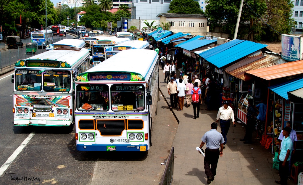 බස් රථවල ප්රවේශ පත්ර නොමැතිව ගමන් කරන මගීන්ට අද සිට දඩ බස් රථවල ප්රවේශ පත්ර නොමැතිව ගමන් කරන මගීන්ට අද සිට දඩ