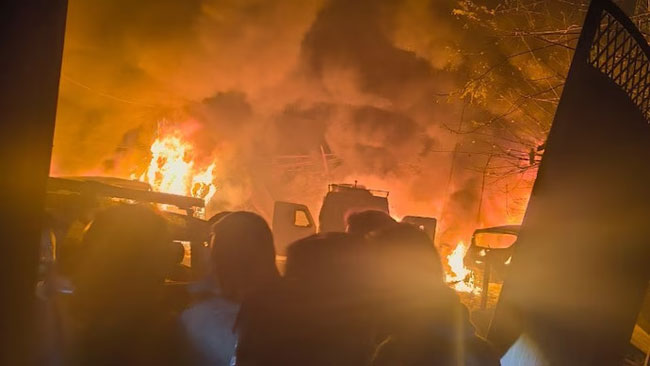 කාශ්මීරයේ පොලිස් ස්ථානයක පිපිරීමක් – 07ක් මරුට කාශ්මීරයේ පොලිස් ස්ථානයක පිපිරීමක් – 07ක් මරුට