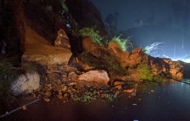 බදුල්ලේ නායයෑම් කිහිපයක් – ජිවිත 11ක් අහිමි වෙයි – 7ක් අතුරුදන්